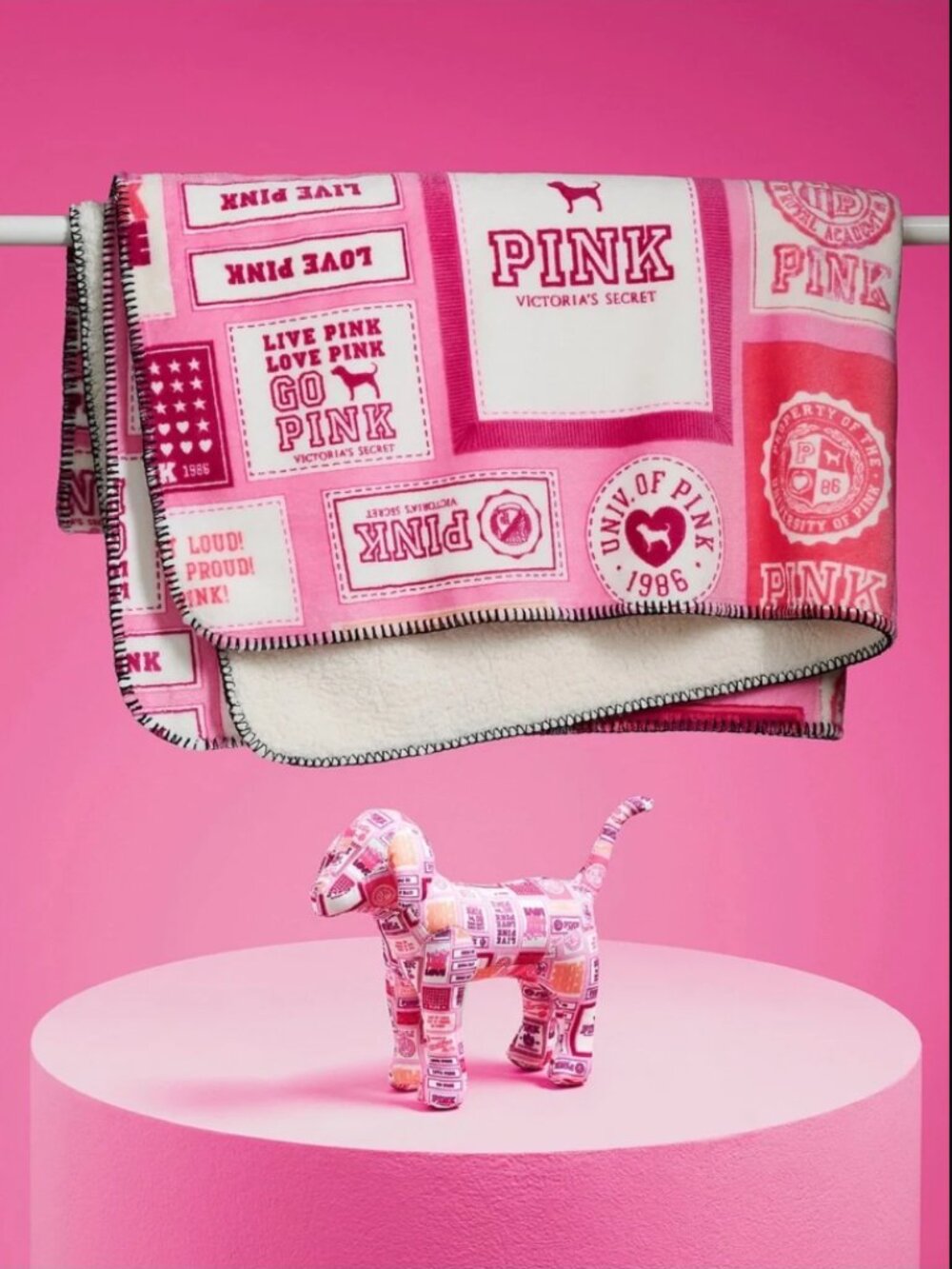 NEW 2026 VS PINK Friday Fleece Sherpa Blanket & Mystery Mini Dog Sealed